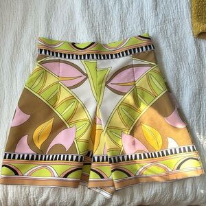 Size small Zara shorts! Worn once, perfect condition.